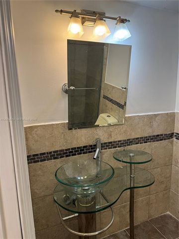 10762 La Placida Dr 7-105, Coral Springs, FL 33065