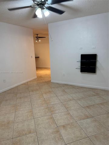 10762 La Placida Dr 7-105, Coral Springs, FL 33065