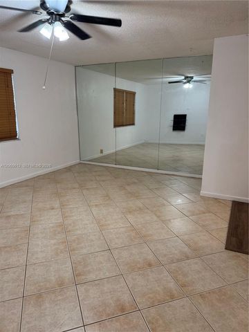 10762 La Placida Dr 7-105, Coral Springs, FL 33065