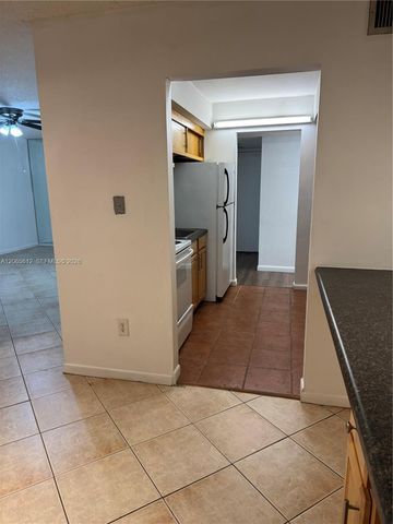 10762 La Placida Dr 7-105, Coral Springs, FL 33065