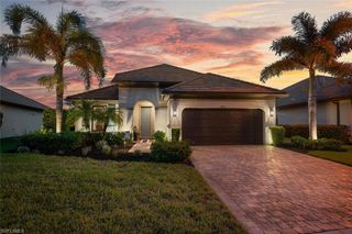 7457 Winding Cypress DR, Naples, FL 34114