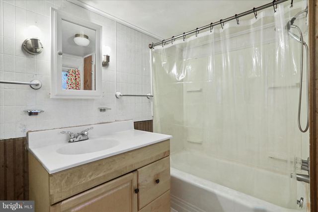 142 EAST AVE, Hagerstown, MD 21740