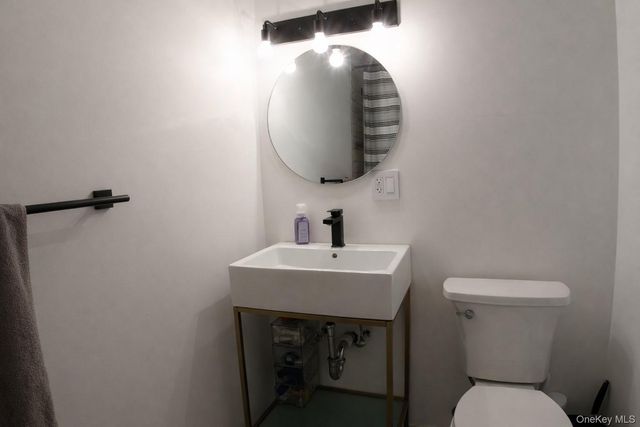 16 Lenny Court, Wappingers Falls, NY 12590