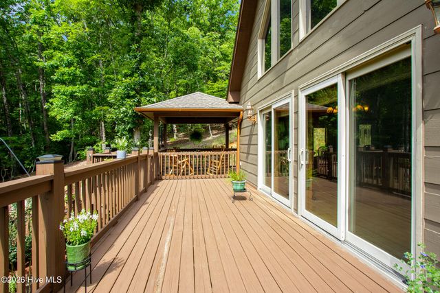390 Timberwood Hills Road, Murphy, NC 28906