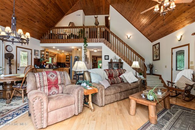390 Timberwood Hills Road, Murphy, NC 28906