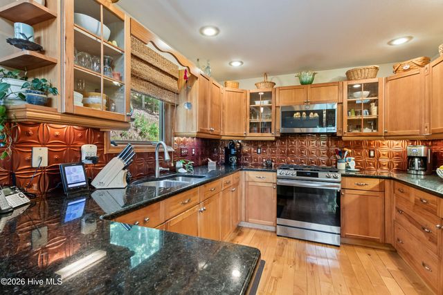 390 Timberwood Hills Road, Murphy, NC 28906