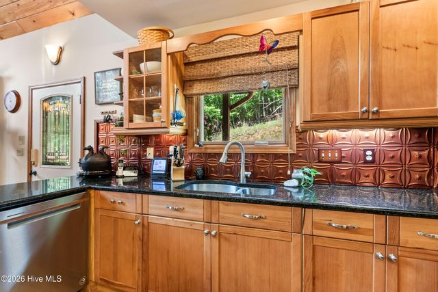 390 Timberwood Hills Road, Murphy, NC 28906