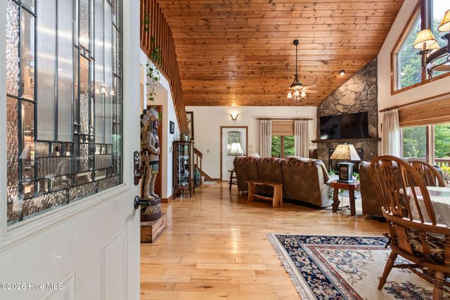 390 Timberwood Hills Road, Murphy, NC 28906