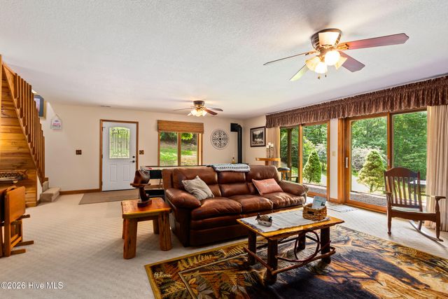 390 Timberwood Hills Road, Murphy, NC 28906