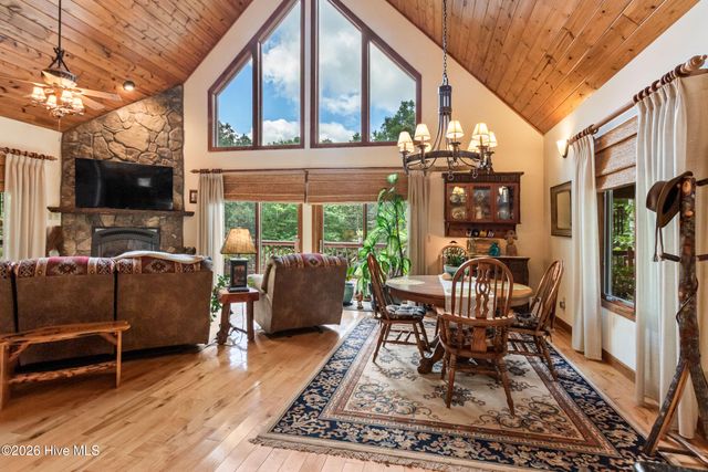 390 Timberwood Hills Road, Murphy, NC 28906
