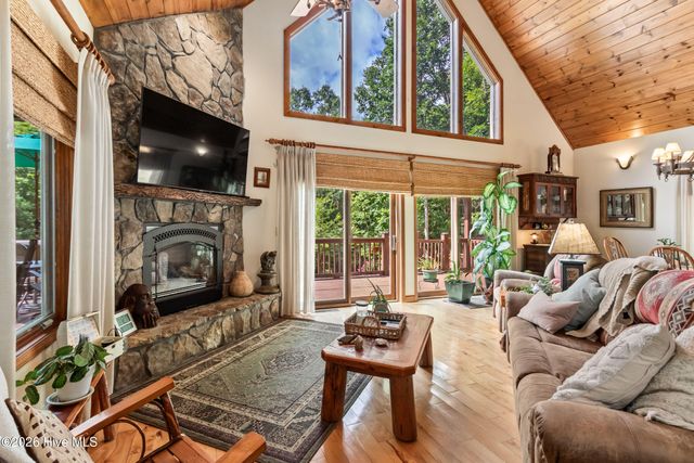 390 Timberwood Hills Road, Murphy, NC 28906