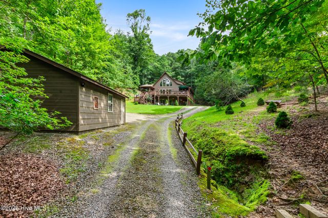 390 Timberwood Hills Road, Murphy, NC 28906