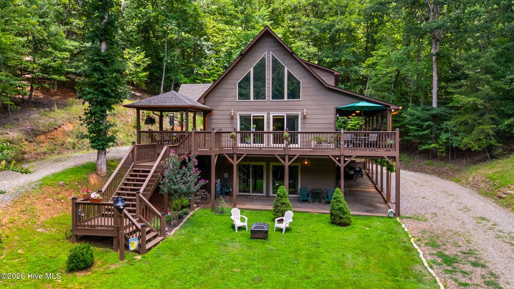 390 Timberwood Hills Road, Murphy, NC 28906