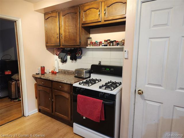 915 E 14 Mile Road, Clawson, MI 48017