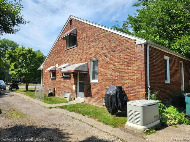 915 E 14 Mile Road, Clawson, MI 48017