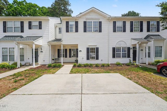512 Misty Groves Circle, Morrisville, NC 27560