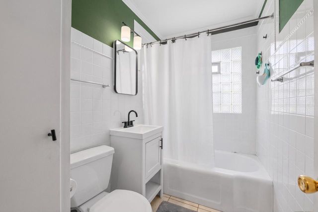 7428 N Santa Monica BOULEVARD, Fox Point, WI 53217