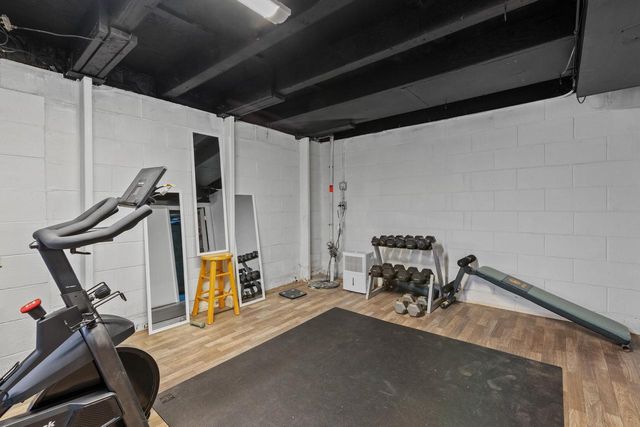 7428 N Santa Monica BOULEVARD, Fox Point, WI 53217