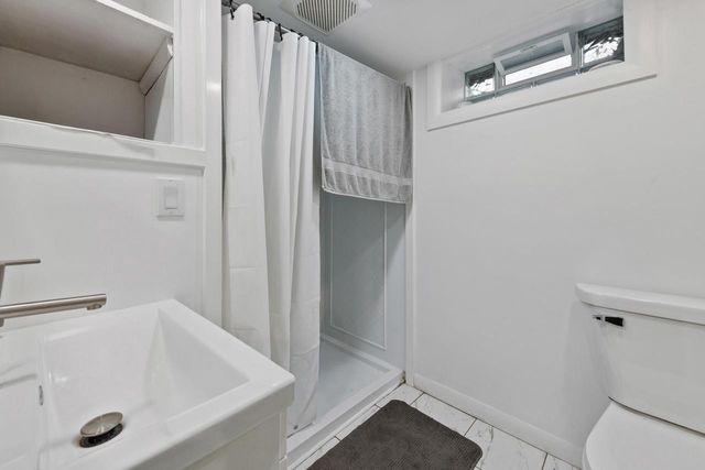 7428 N Santa Monica BOULEVARD, Fox Point, WI 53217