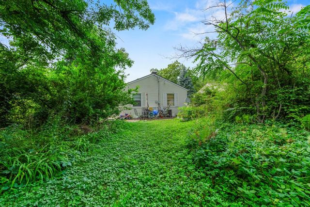 7428 N Santa Monica BOULEVARD, Fox Point, WI 53217