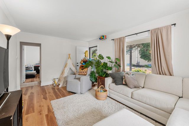 7428 N Santa Monica BOULEVARD, Fox Point, WI 53217