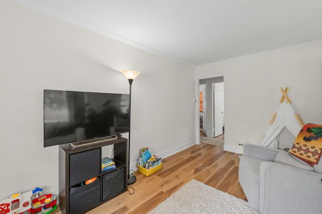 7428 N Santa Monica BOULEVARD, Fox Point, WI 53217