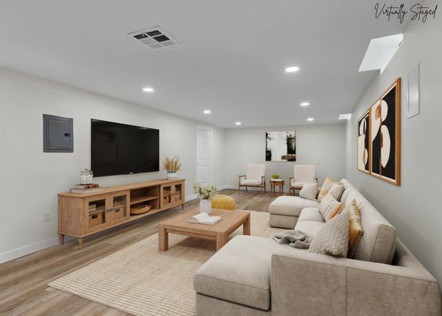 4762 N Krueger, Bel Aire, KS 67220