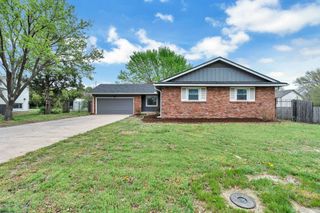 4762 N Krueger, Bel Aire, KS 67220