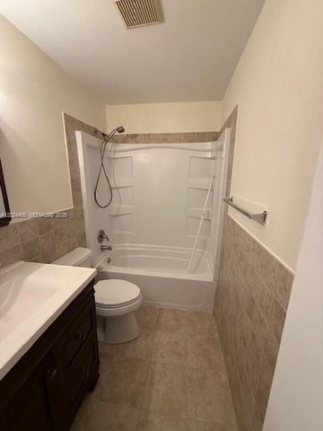 2856 Cambridge Ln, Cooper City, FL 33026