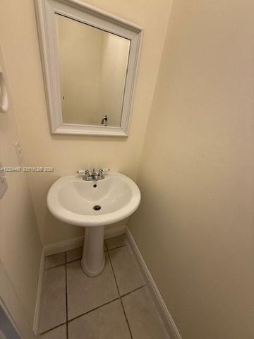 2856 Cambridge Ln, Cooper City, FL 33026