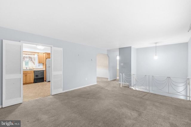 12015 HICKORY DR, Fort Washington, MD 20744