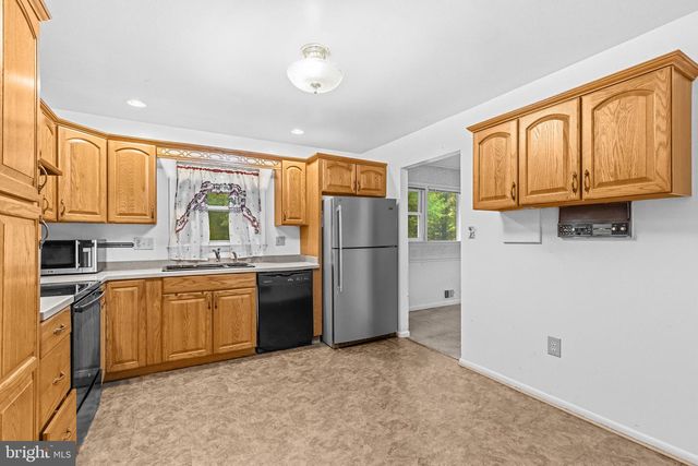 12015 HICKORY DR, Fort Washington, MD 20744
