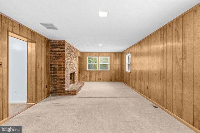 12015 HICKORY DR, Fort Washington, MD 20744