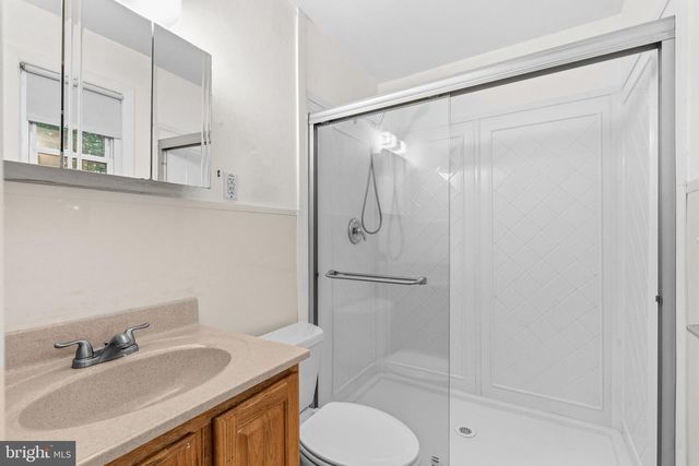 12015 HICKORY DR, Fort Washington, MD 20744