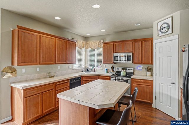 363 Stellers Eagle St NW, Salem, OR 97304