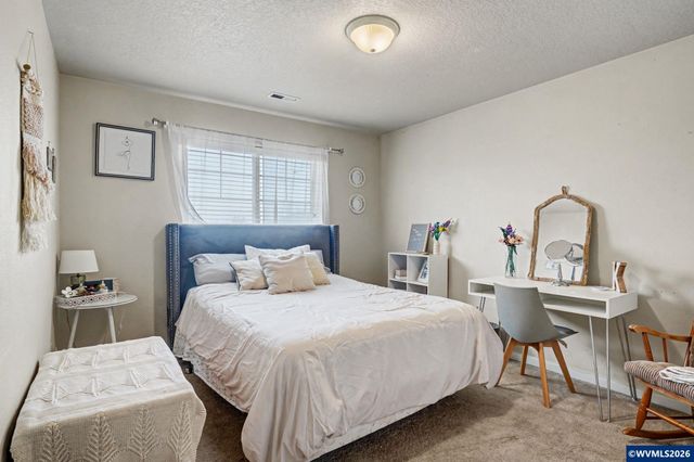 363 Stellers Eagle St NW, Salem, OR 97304