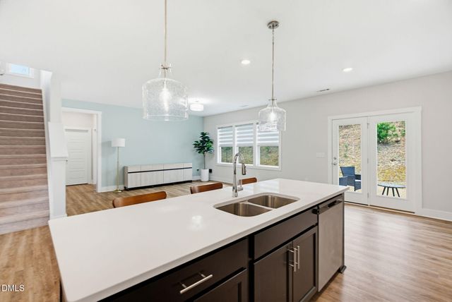 942 Steep Meadow Lane, Mebane, NC 27302