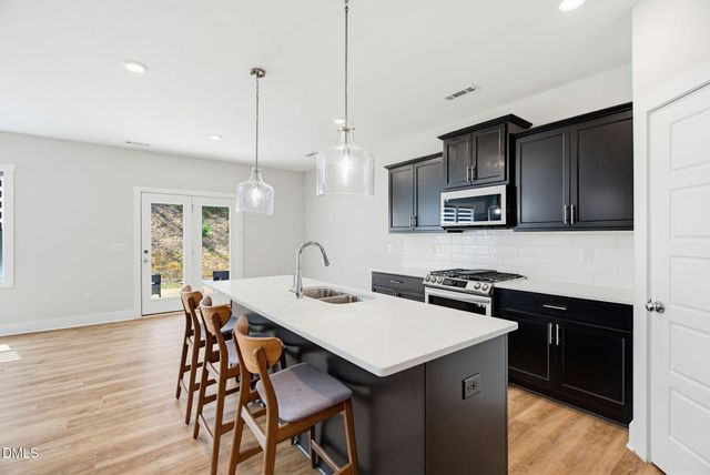 942 Steep Meadow Lane, Mebane, NC 27302
