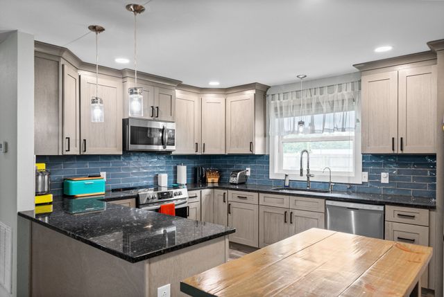 1931 Blue Bird Dr, Pleasant View, TN 37146