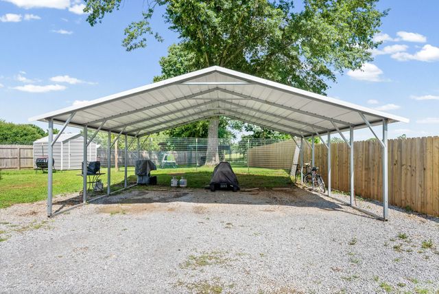 1931 Blue Bird Dr, Pleasant View, TN 37146