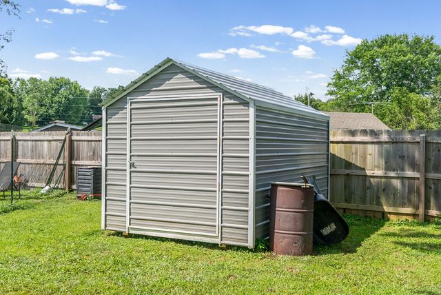 1931 Blue Bird Dr, Pleasant View, TN 37146