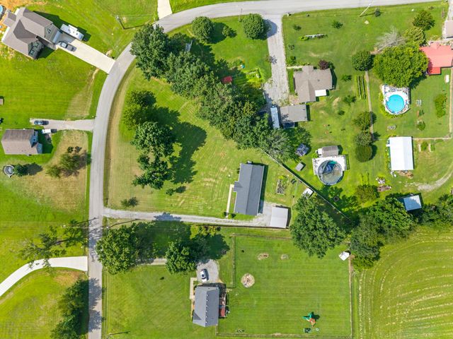1931 Blue Bird Dr, Pleasant View, TN 37146