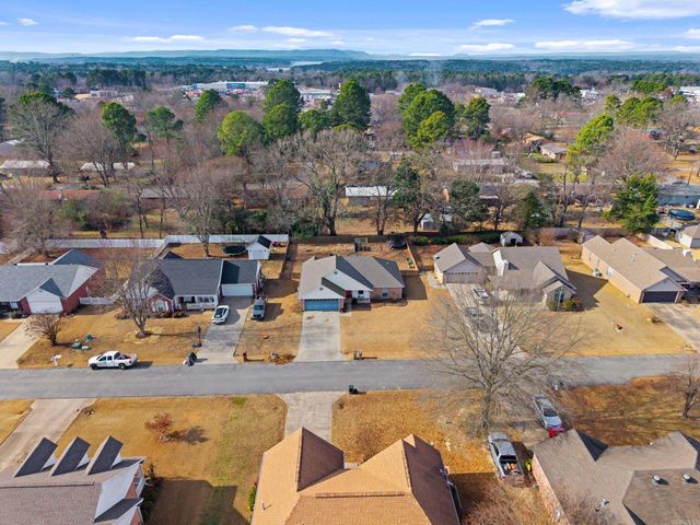 1600 Ridgefield Dr, Heber Springs, AR 72543