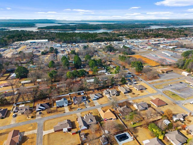 1600 Ridgefield Dr, Heber Springs, AR 72543