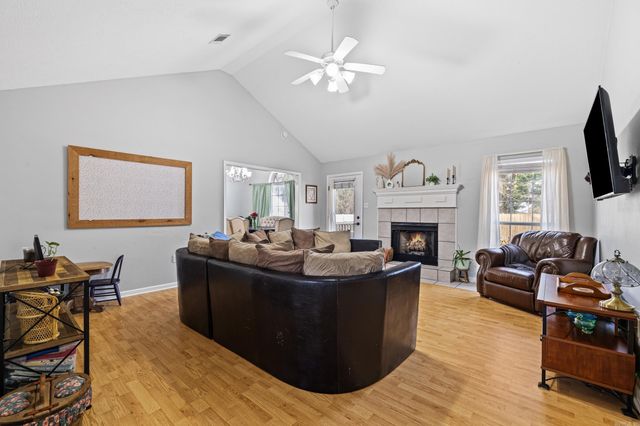 1600 Ridgefield Dr, Heber Springs, AR 72543