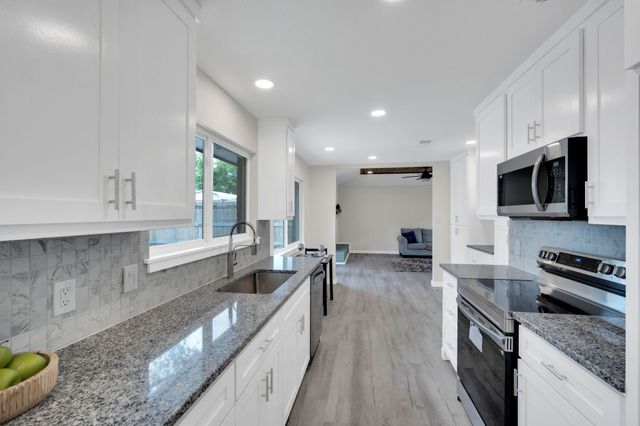 411 Gingerbread Lane, Waxahachie, TX 75165