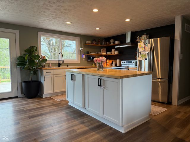 7545 Turnberry Court, Indianapolis, IN 46237