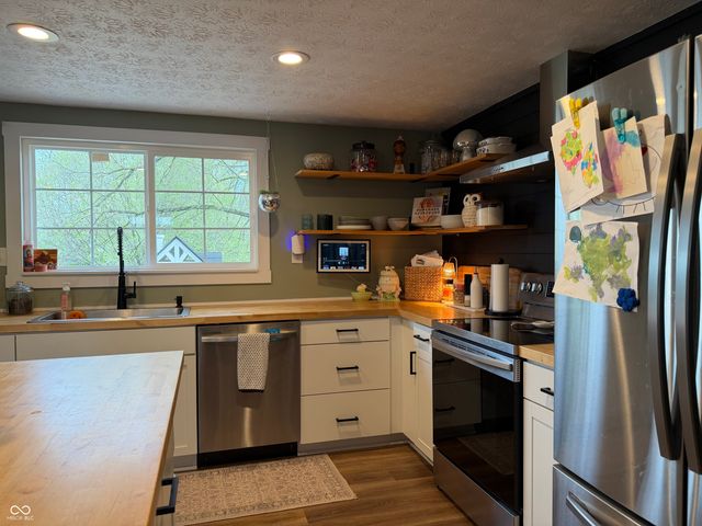 7545 Turnberry Court, Indianapolis, IN 46237