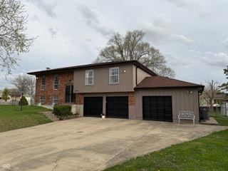 7545 Turnberry Court, Indianapolis, IN 46237