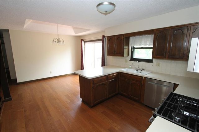 720 S Sheridan Road, Olathe, KS 66061